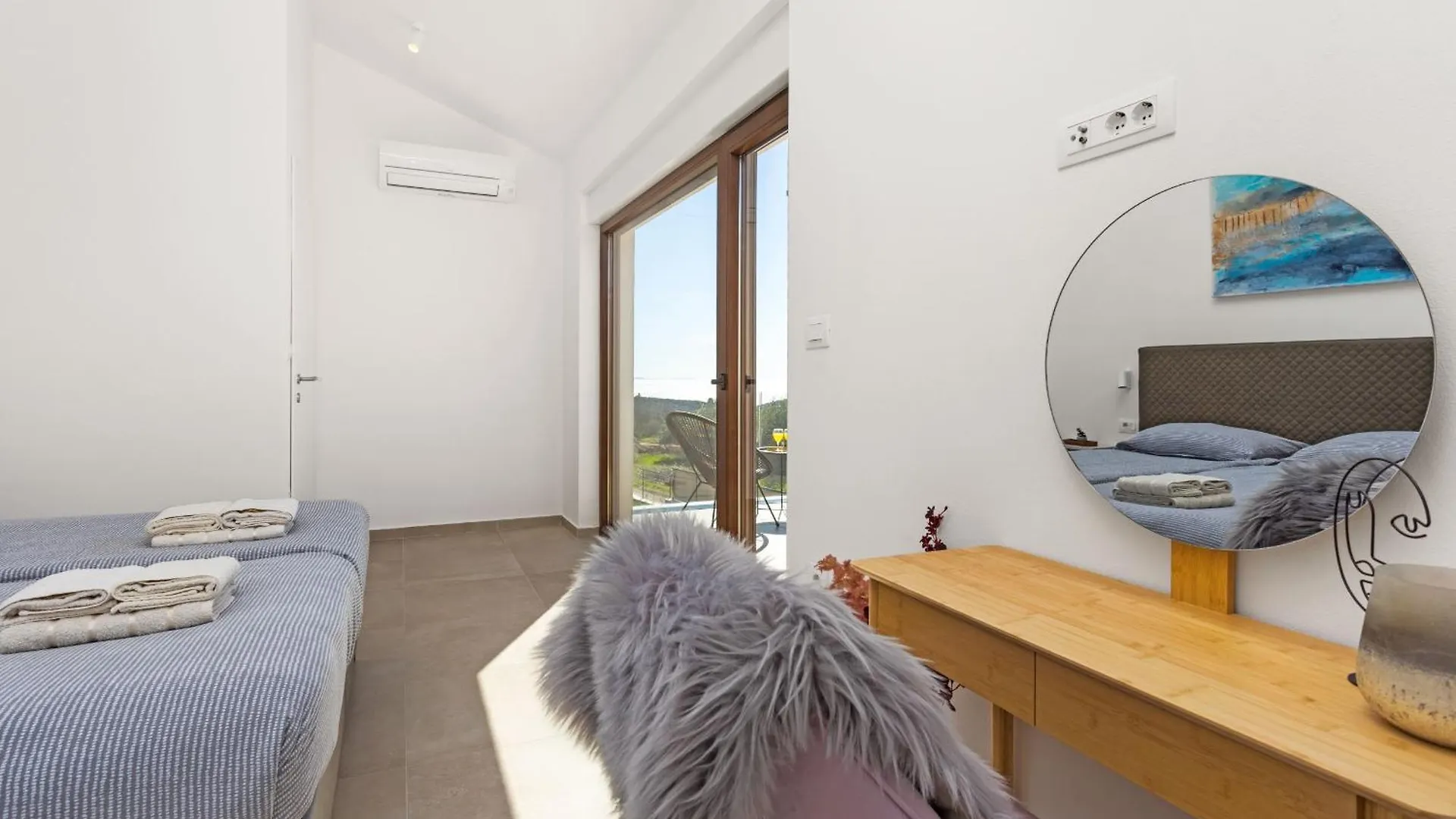 Villa Ogradina Near Pula With Sea View For 5 Persons Only 3 Km From The Beach Krnica
