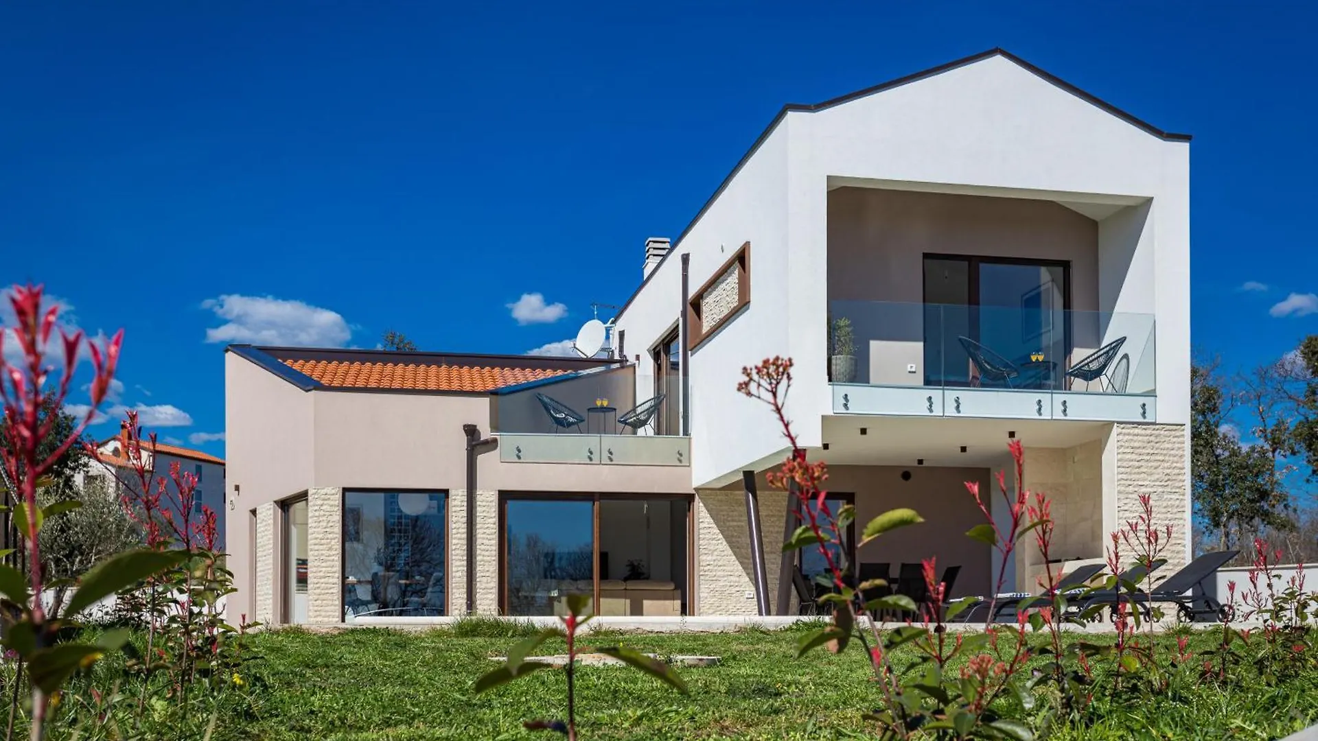 Villa Ogradina Near Pula With Sea View For 5 Persons Only 3 Km From The Beach Krnica